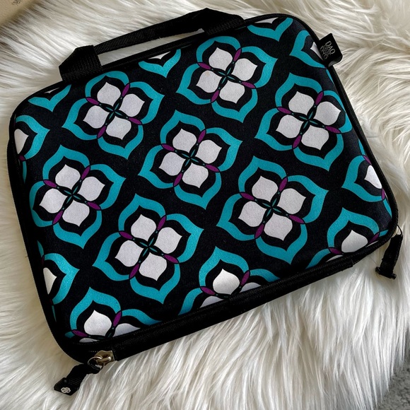 Chloe Dao for Nuo Laptop Briefcase Bag for iPad and Tablets - Picture 3 of 4